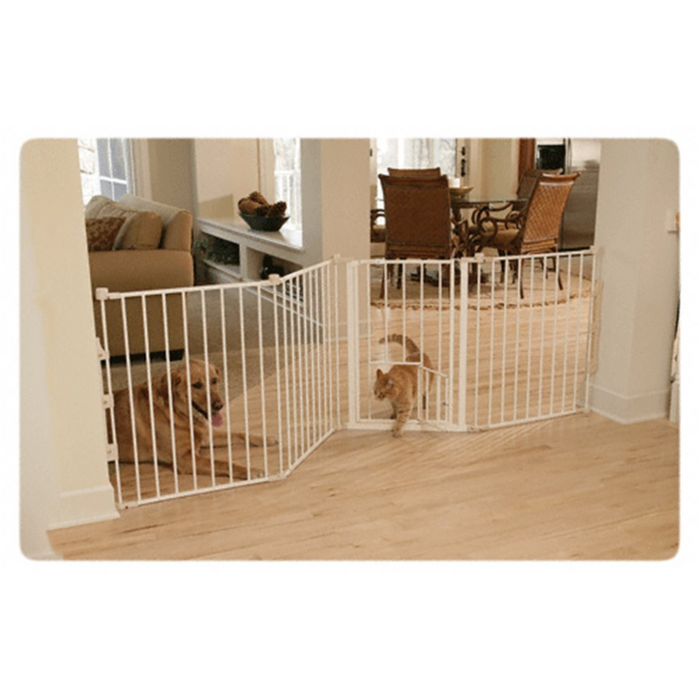 Carlson Flexi Walk-Thru Gate with Pet Door - HuntEmUp