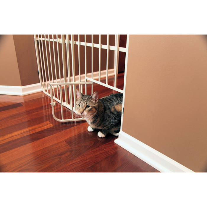 Carlson Big Tuffy Expandable Gate with Small Pet Door - HuntEmUp