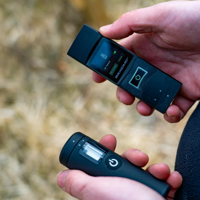 MAXCAM7 camera with wireless controller, controls up to 10 cameras 