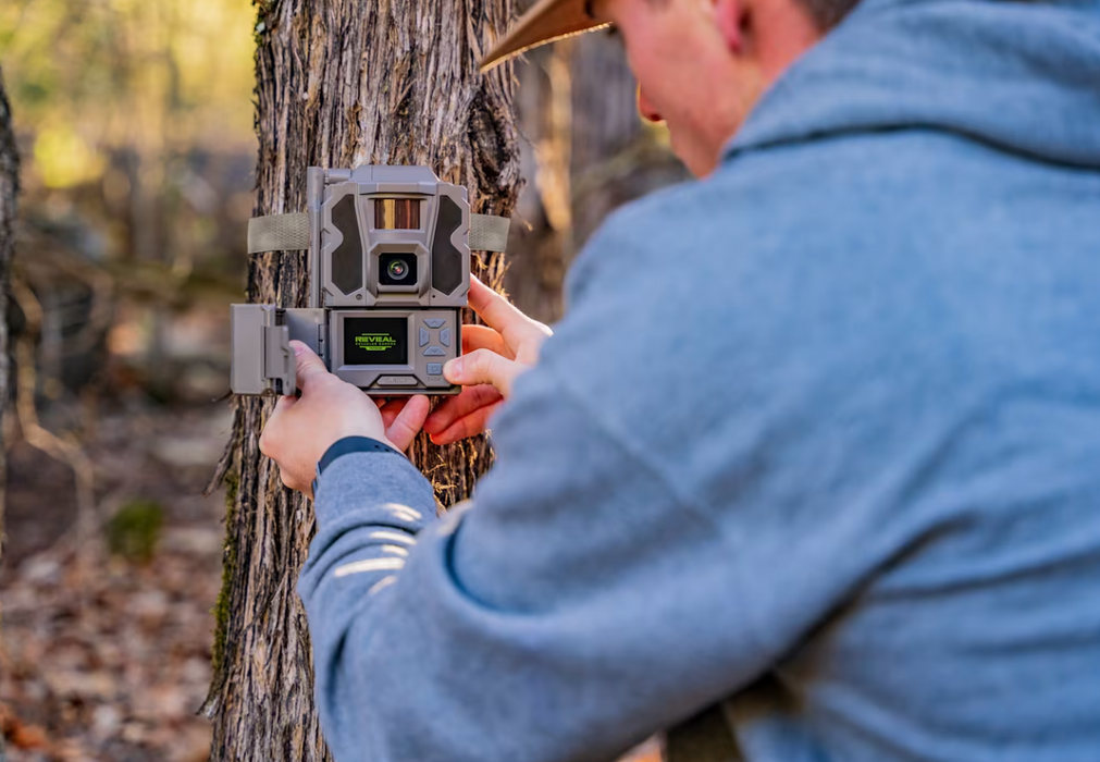 Tactacam Reveal PRO 3.0 Trail Camera with Folding Solar Panel, HEU 32GB SD Card, Reader with Case & Cleaning Cloth – HuntEmUp Solar Bundle