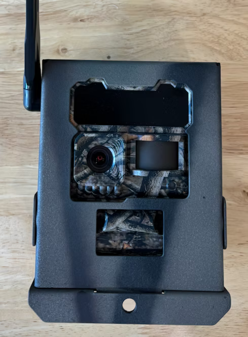 Yellowstone Y2 Trail Camera Bundle with Metal Bear Box Security Case & Huntemup Accessories