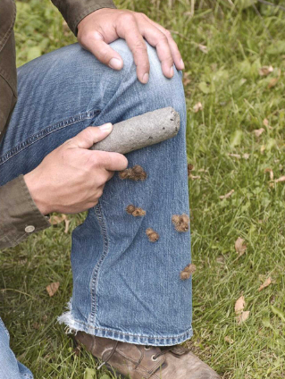 BurzOff Burr Removal Tool - Easily Remove Burrs