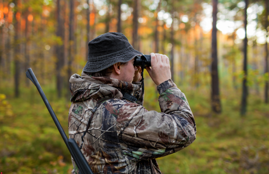 How to Select the Right Optics: Binoculars and Scopes for Hunting