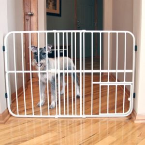 Carlson Tuffy Expandable Gate with Small Pet Door